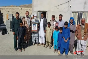 به مناسبت هفته بسیج با خانواده شهید درزاده دیدار شد