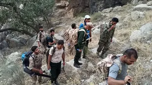مهار آتش سوزی کوه های خامی و نارک در اطراف گچساران