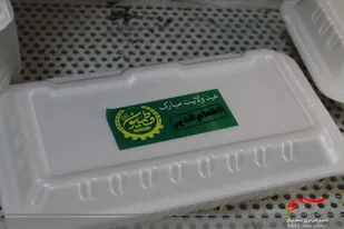 پخت و توزیع2500 پرس غذای گرم توسط غدیریان هیئت فاطمیون رزمندگان غرب کرج+ تصاویر