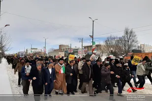 حضور گسترده اقشار مختلف مردم رزن در راهپیمایی 22 بهمن
