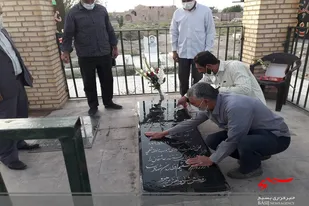 دشمن از دشمنی خود دست برنخواهد داشت