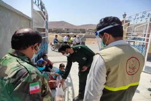 اردوی جهادی یک روزه سلامت محور در روستای چنارسوخته برگزار شد