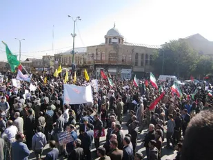 دارالمومنین همدان یکپارچه فریاد &laquo;مرگ بر آمریکا&raquo; شد