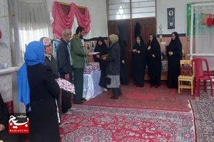تجلیل از زنان بافنده بسیجی ملایر در هفته زن