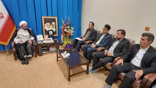 آموزش&zwnj;وپرورش باید از سیاست&zwnj;زدگی دور بماند