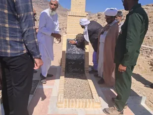 عطر افشانی و غبارروبی مزار شهید قادر بخش کردی و تجدید میثاق با آرمان&zwnj;های شهدا