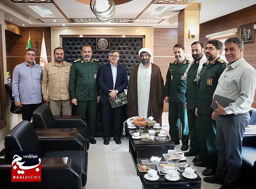 دیدار سردار سهندی فرمانده سپاه  استان با مدیر کل بنیاد مسکن استان