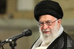 دیدار رهبر انقلاب با برگزار کنندگان سالگرد حاج قاسم