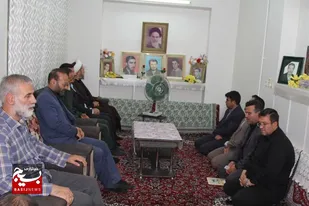 دیدار جمعی از مسئولین کبودراهنگ با شهیدان ضیائی فزون