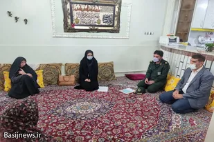 دیدار &zwnj;کانون بسیج هنرمندان سپاه ملایر با خانواده شهید زند عباس آبادی