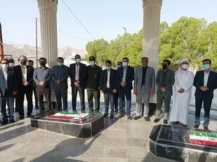 آیین غبارروبی مزار شهدای گمنام بستک به مناسبت هفته دولت