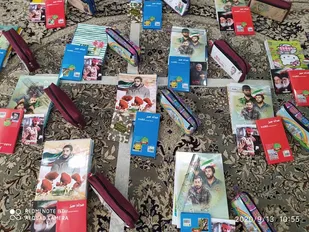 اهدای بسته&zwnj;های تحصیلی به دانش آموزان نیازمند