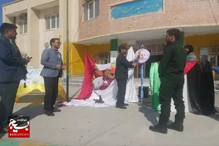 نواختن زنگ هفته بسیج در مدارس شهرستان چابهار