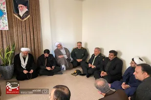 دیدار جمعی از مسئولین و بسیجیان با امام جمعه ملایر