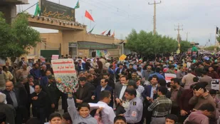 حضور پرشور دانش آموران دیلمی در راهپیمایی 13 آبان