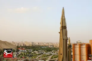 بازدید خواهران پایگاه شهدا از نمایشگاه &laquo;آسمان اقتدار&raquo;