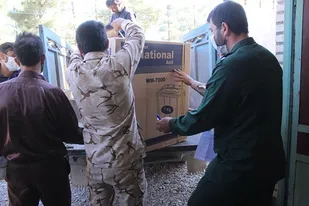 ۱۲۸ سری جهزیه به نو عروسان نیازمند رشتخواری اهدا شد