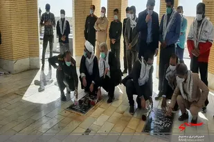 غبار روبی و عطر افشانی مزار شهدا به مناسبت هفته دفاع مقدس