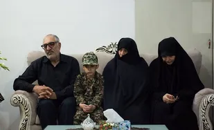 خواهران خادم الشهدای شهریار به صورت مجازی با خانواده شهدا دیدار کردند