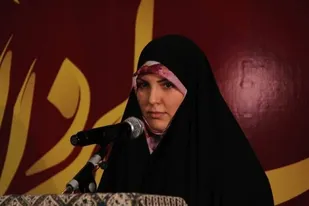 تصویری زیبا از زن مسلمان ایرانی را در &laquo;صبح تازه دم&raquo; ببینید