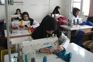 بانوی کارآفرین شوشتری باهنر خیاطی نقش آفرین، اشتغال شد