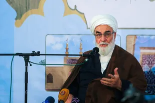 قرائت&zwnj;پیام&zwnj; امام&zwnj; خامنه&zwnj;ای درمراسم وداع باشهدای ترور