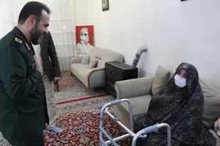 فرمانده سپاه استان سمنان با خانواده شهید علی شکراللهی دیدار کرد