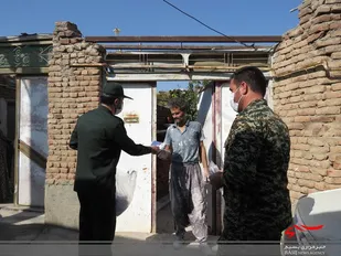 توزیع پنج هزار ماسک در مناطق حاشیه نشین عجب شیر