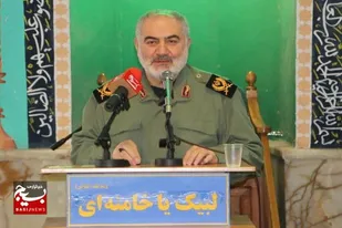 مردم قدرتمندانه پای نظام اسلامی ایستاده&zwnj;اند