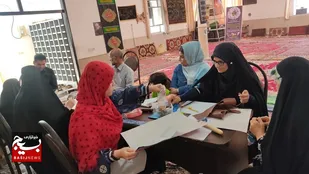 از زنبورداری یک بانوی جهادگر بسیجی تا اشتغال&zwnj;زایی در بافندگی و شمع سازی