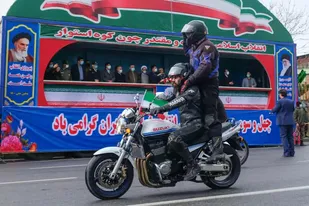 حضور موتور سواران باشگاه مقاومت مرکزی در جشن دهه فجر انقلاب اسلامی اراک