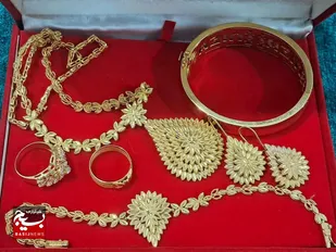 اهدای یک سرویس فاخر طلا به محور مقاومت توسط بانوی خوزستانی