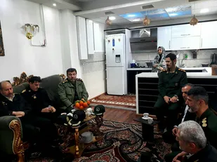فرماندهان نظامی و انتظامی استان گیلان با خانواده&zwnj;های شهدای رشت دیدار کردند