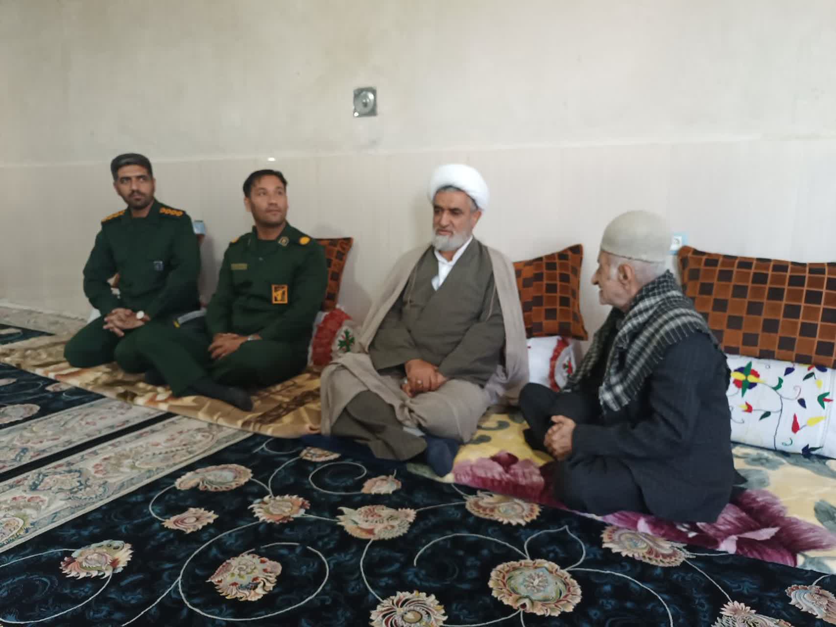 دیدار و تجلیل مسئول دفتر نمایندگی ولی فقیه در سپاه فتح از خانواده شهدا