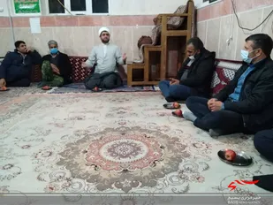 پیروزی انقلاب اسلامی پیام وحدت ملت ایران را می رساند
