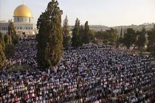 حضور انبوه نمازگزاران فلسطینی در مسجد الاقصی