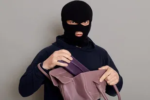 کاهش ۲۴ درصدی کیف قاپی و ۱۷ درصدی سرقت داخل خودرو در شهر همدان