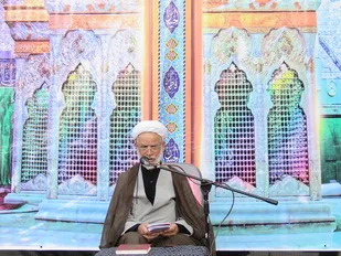 امام امین خدا در روی زمین است و همه دستورات خدا را پیاده می کند