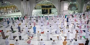 اقامه نماز جماعت در مسجدالحرام پس از ۷ ماه تعطیلی