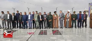 غبارروبی مزارشهدا و نواختن زنگ انقلاب در شوشتر