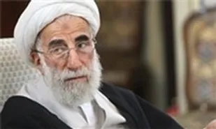 ملت با ایستادگی مشت به دهان آمریکا زده&zwnj;اند