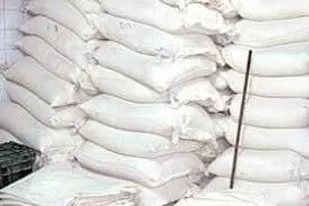 کشف بیش از ۳ تُن آرد فاسد در شهر سلطان آباد