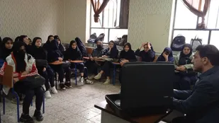برگزاری کارگاه آموزشی پیشگیری از اعتیاد برای نوجوانان دختر هنرستان اندیشه