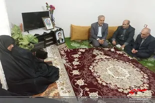 مسئول سازمان بسیج اساتید استان با خانواده شهید فاطمیه دیدار کرد