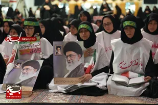 با حضور بیش از ۳۰۰۰ بانوی قمی در شبستان امام خمینی رحمت الله علیه حرم حضرت معصومه (س) برگزار شد