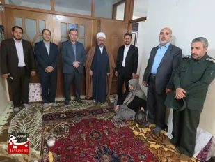 حجت&zwnj;الاسلام شریفی با خانواده شهید نصرتی&zwnj;نیا دیدار کرد