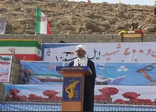 درخت انقلاب با خون شهدا و اتحاد مردم هر روز تنومندتر از قبل می شود