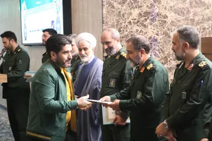 همایش تجلیل از فرهنگیاران برتر سپاه نینوا و نفرات برتر مسابقات نیمه نهایی قرآن کریم سپاه برگزار شد