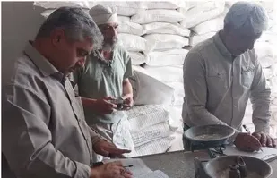 بازدید مشترک و سرزده بازرسان بسیج اصناف از نانوایی&zwnj;های پیشوا