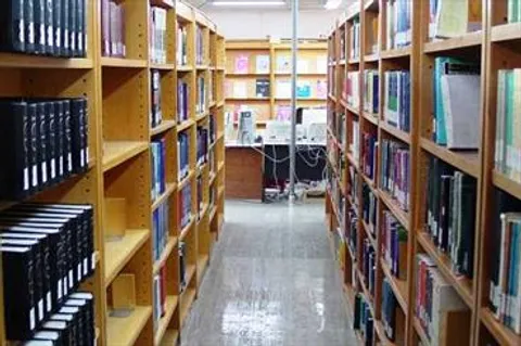 اهدای بیش از ۸ هزار نسخه کتاب به کتابخانه‌های عمومی